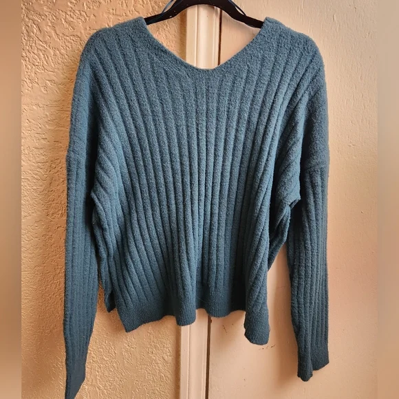 Jessica Simpson- Ribbed Sweater - Picture 2 of 6